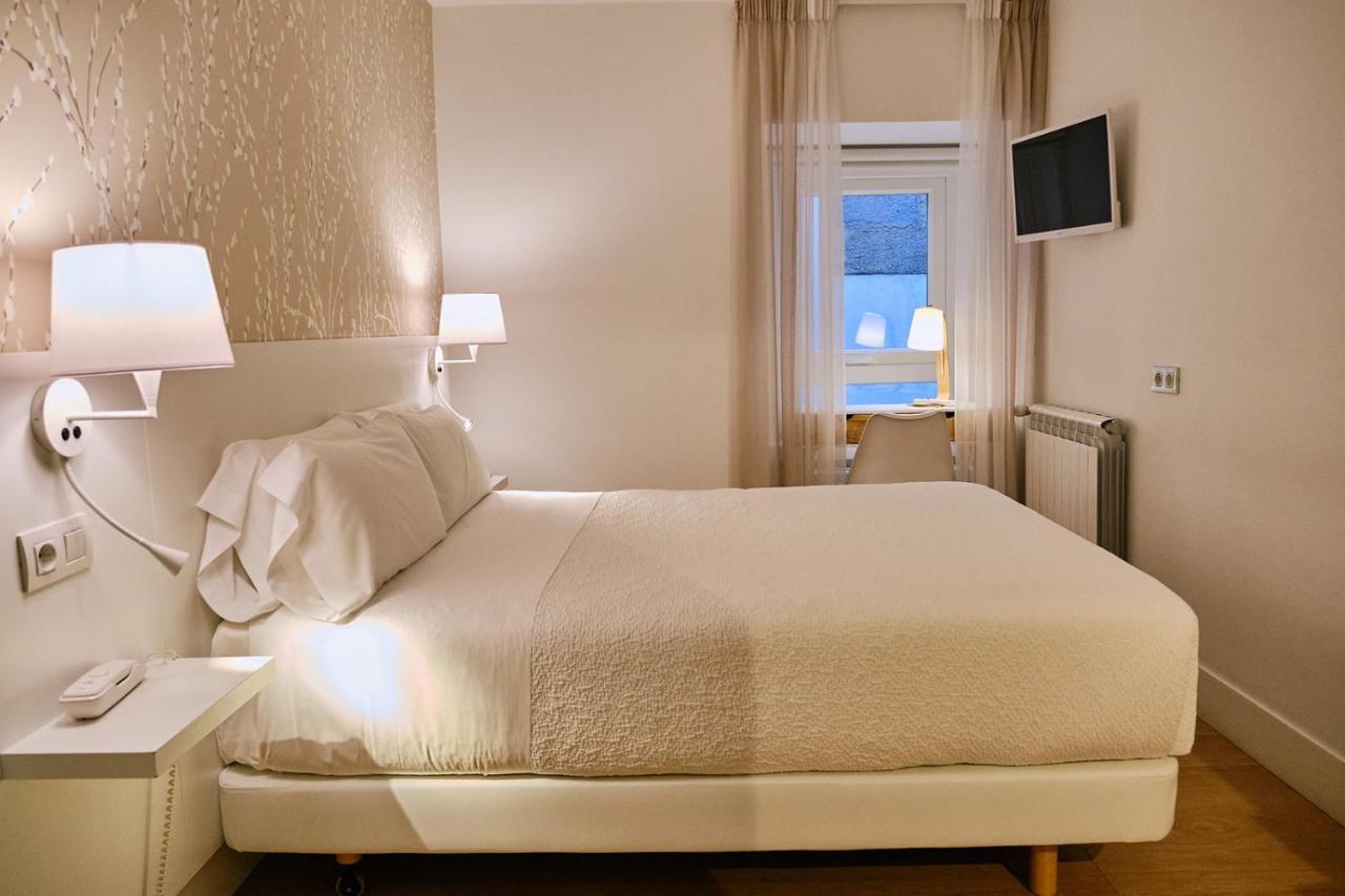 Hostal Suso ซานติอาโก เด กอมโปสเตลา ภายนอก รูปภาพ