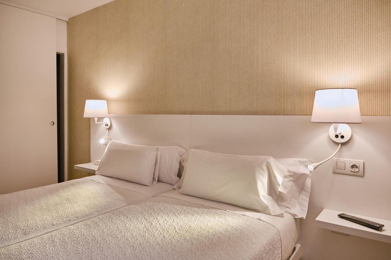 Hostal Suso ซานติอาโก เด กอมโปสเตลา ภายนอก รูปภาพ