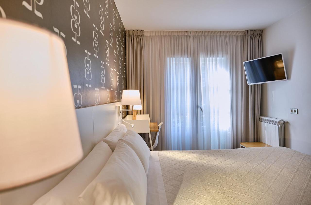 Hostal Suso ซานติอาโก เด กอมโปสเตลา ภายนอก รูปภาพ