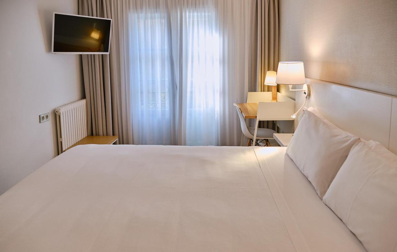 Hostal Suso ซานติอาโก เด กอมโปสเตลา ภายนอก รูปภาพ