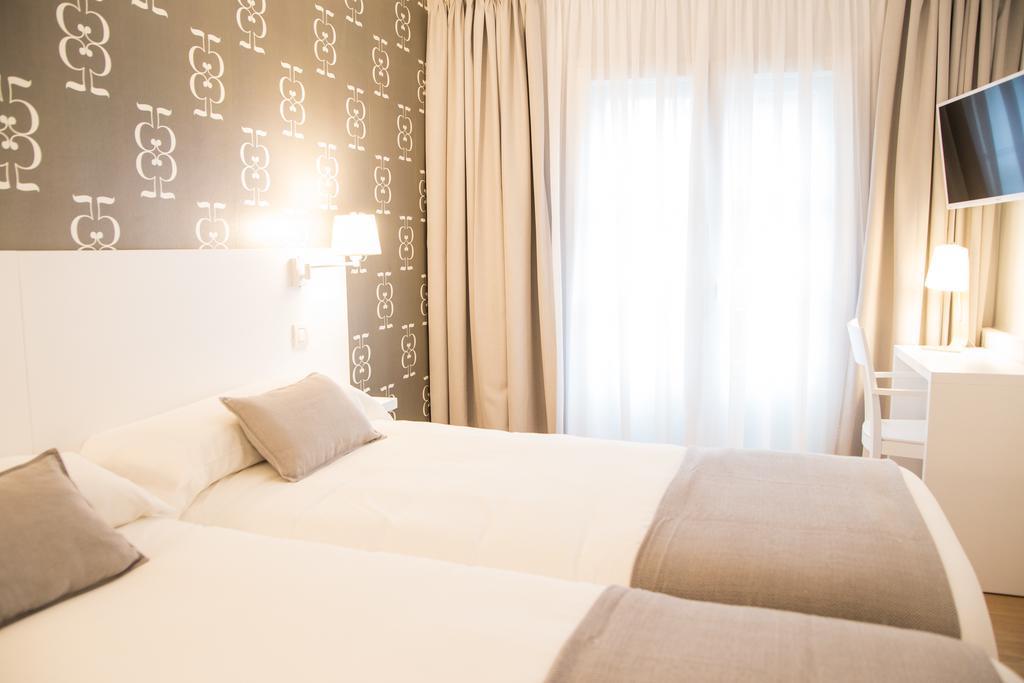 Hostal Suso ซานติอาโก เด กอมโปสเตลา ภายนอก รูปภาพ