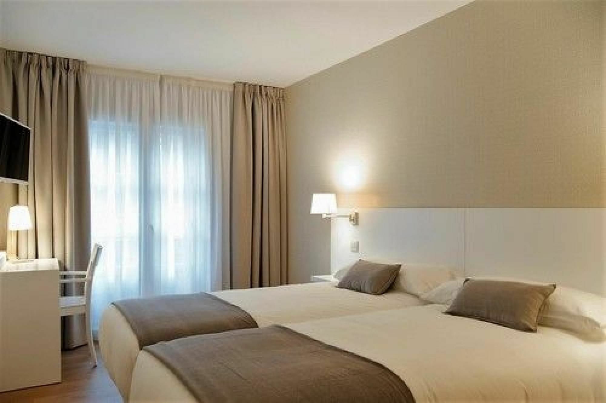 Hostal Suso ซานติอาโก เด กอมโปสเตลา ภายนอก รูปภาพ